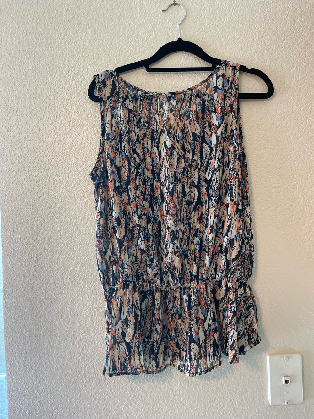 Scully Sleeveless Ruffle Print Blouse - Navy & Peach feathers boho summer M - Picture 4 of 5